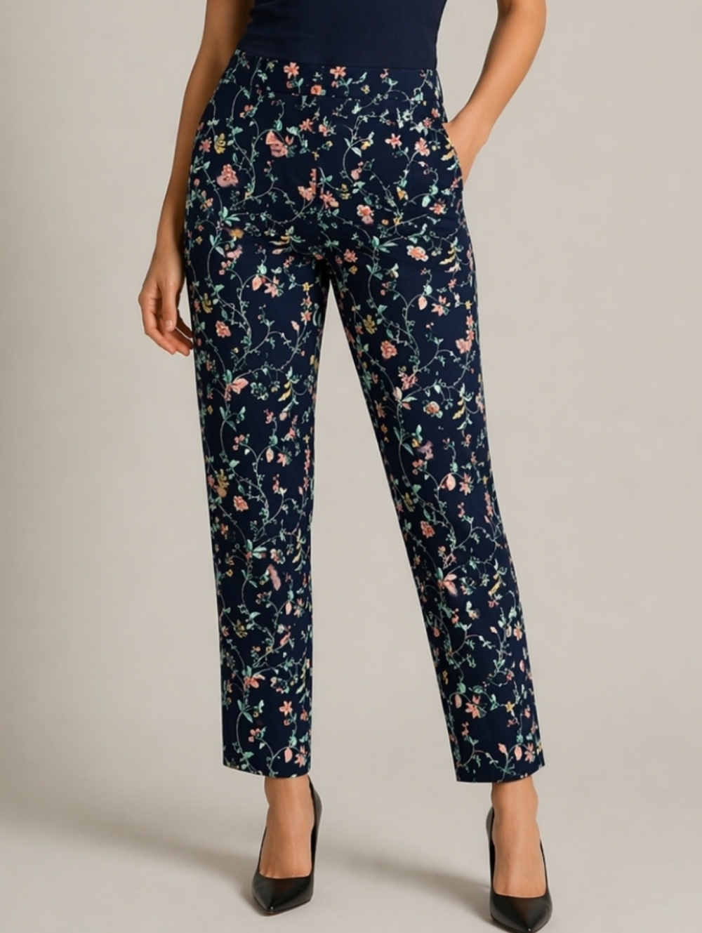LOFT Marisa The Riviera Pant Navy Floral Print Ankle Crop Pants Size 2